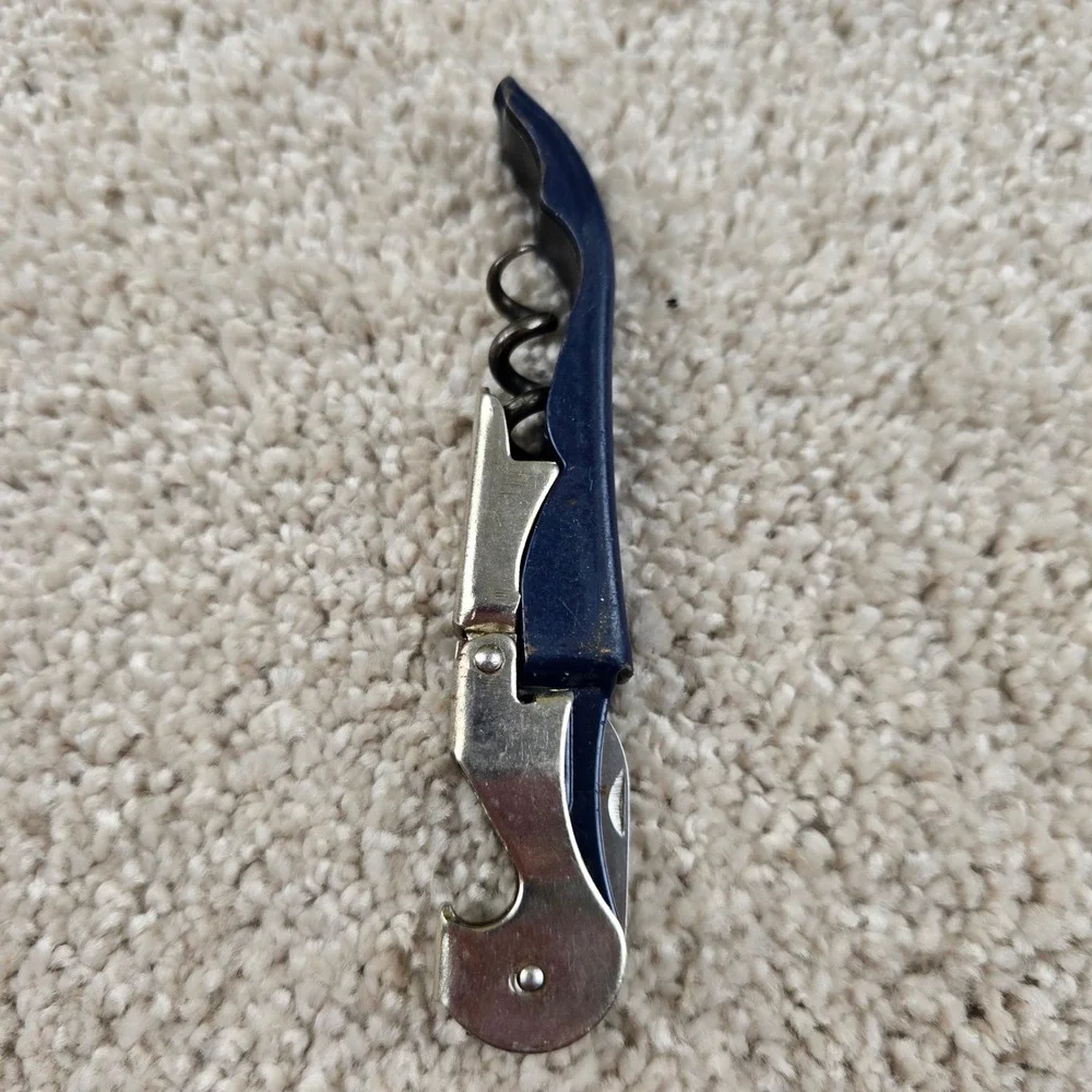 Pulltap's Wine Opener Blue Carmela Vineyards Waiter Corkscrew Foil‎ Cutter